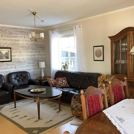 Villa Utanfoer Oernskoeldsvik, Hoega Kusten Esterno foto