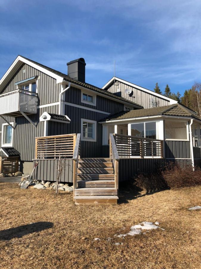 Villa Utanfoer Oernskoeldsvik, Hoega Kusten Esterno foto